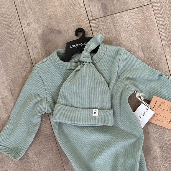 New easy-peasy Organic baby Gown and Hat Set, 2-Piece, 0-3 Months unisex - Picture 11 of 11